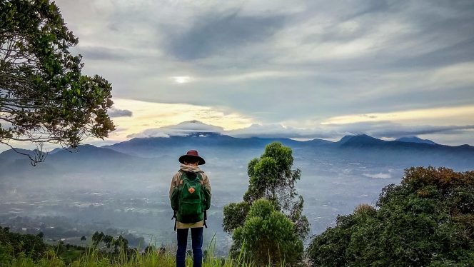 
 Gunung Putri, Negeri Atas Awannya Bandung Barat
