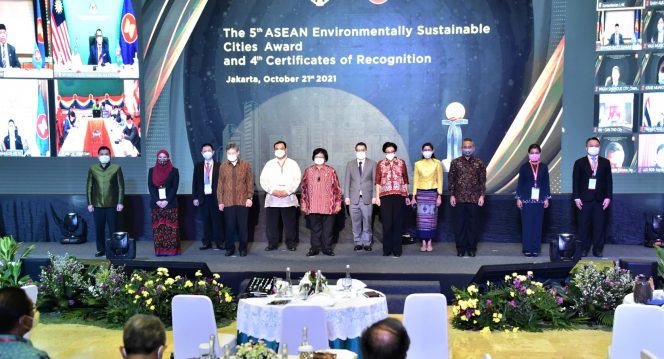 
 Penghargaan yang dinamai “the 5th ASEAN ESC Award and the 4th Certificate of Recognition” merupakan salah satu program kerjasama ASEAN di bawah koordinasi ASEAN Working Group on Environmentally Sustainable Cities (AWGESC). Foto: KLHK