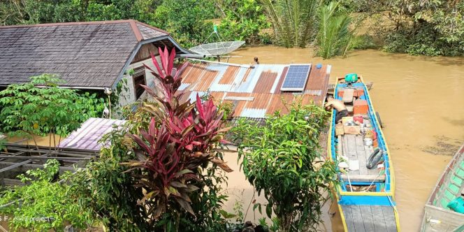 
 Banjir di Kabupaten Sintang, Provinsi Kalimantan Barat, Sabtu (9/10). Foto: Istimewa  