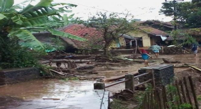 
 Kondisi wilayah terdampak pascabanjir bandang di Kabupaten Garut. Foto: BPBD Kabupaten Garut