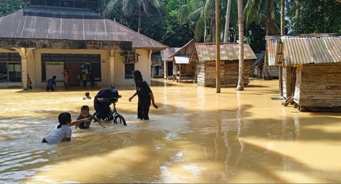 
 Kondisi rumah warga yang sempat tergenang banjir di Kab. Dharmasraya. 
 Foto : BPBD Kab. Dharmasraya  
