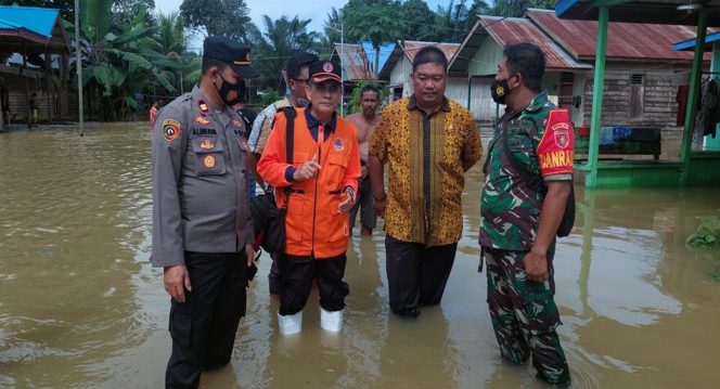 
 Tim BPBD Kabupaten Berau tinjau titik lokasi banjir. Foto : BPBD Kabupaten Berau  