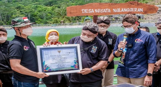 
 Penghargaan ini menambah panjang daftar penghargaan yang telah diterima Desa Wisata Nglanggeran. Sebelumnya, pada 2017, desa ini dinobatkan sebagai Desa Wisata Terbaik ASEAN tahun 2017. Foto : Kemenparekraf  